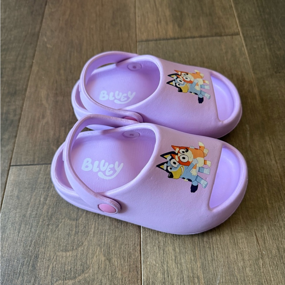 Girls Bluey Light Purple Sandals – Worn Once - Picture 2 of 4